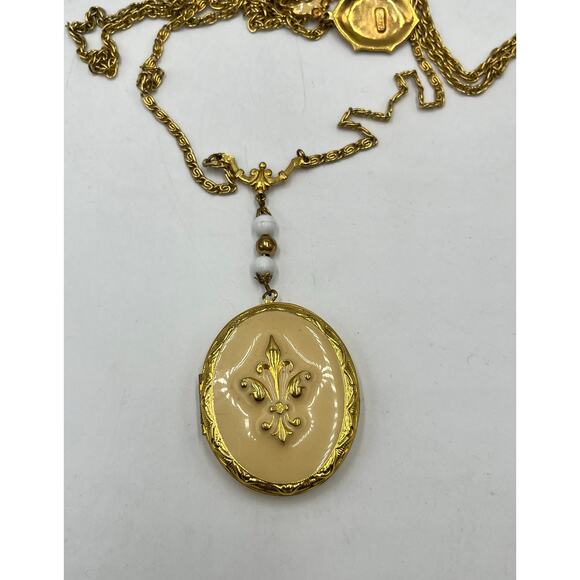 ART Arthur Pepper Vintage Signed Triple Strand Gold Tone Locket Necklace - Picture 12 of 15